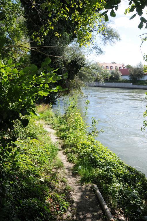 Hotel Am Fluss Neuburg an Der Donau Buitenkant foto